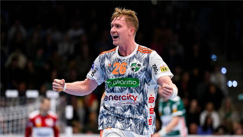 Jonathan Edvardsson bleibt bis 2028 bei der TSV Hannover-Burgdorf. (Archivbild)