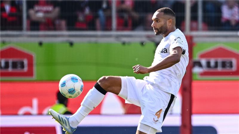 Abwehr-Routinier Dier verlässt Bayern - Tah „kein Thema“ Jonathan Tah, wechselt der Nationalspieler von Leverkusen nach München?