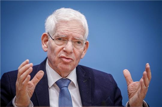 Josef Schuster zeigt sich besorgt über eine mögliche Ausweitung der Proteste an deutschen Hochschulen.