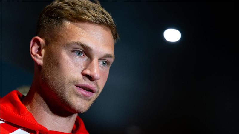 Kimmich staunt über Sané und mahnt: Bayern muss was tun Joshua Kimmich äußert sich vor dem Auftaktspiel gegen Auckland in Cincinnati auch zu Transferaufgaben des FC Bayern.