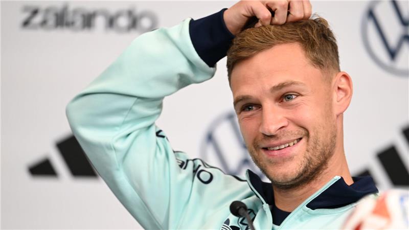 Joshua Kimmich berichtet über die Tierwelt im WM-Camp. 