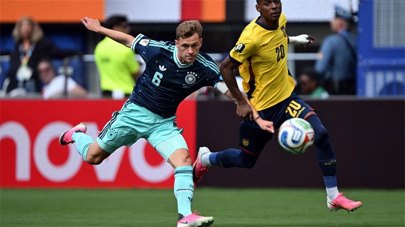 Joshua Kimmich gegen Ecuador in Aktion, die Leichtigkeit fehlt ihm noch bei der WM.
