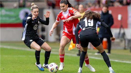 Jovana Damnjanovic (M) war maßgeblich für den Bayern-Sieg verantwortlich.