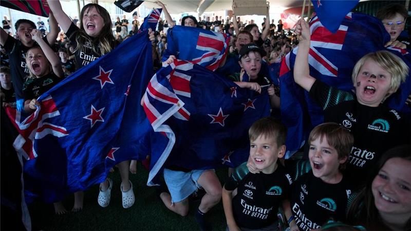 Jubel für Neuseeland: Erstmals gewann ein Team dreimal den America’s Cup in Folge.