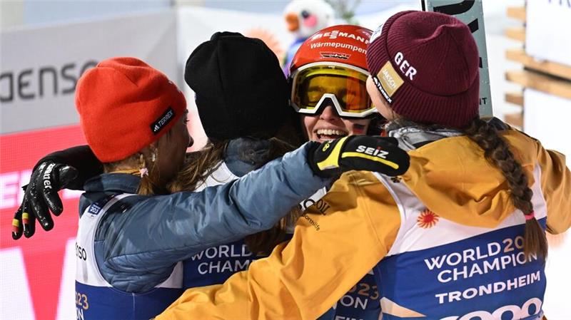 Jubel über Bronze: Nur Norwegen und Österreich war besser als Deutschland.