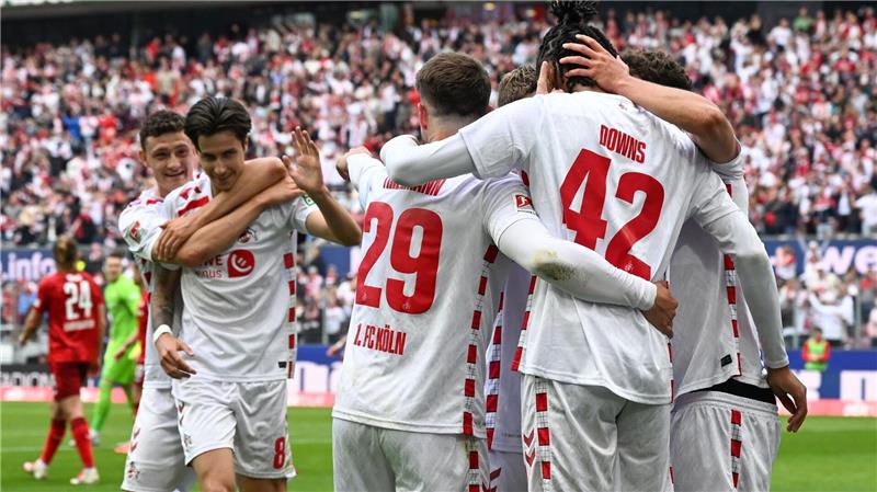 Funkel führt 1. FC Köln als Zweitligameister zum Aufstieg Jubel über den siebten Bundesliga-Aufstieg der Kölner