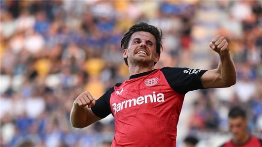 Jubel über die Leverkusener Führung in Jena: Jonas Hofmann