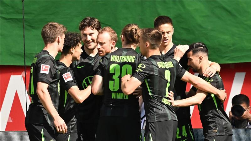 Wolfsburg holt 2:2 in Mainz auf den letzten Drücker Jubel um VfL-Torschütze Maximilian Arnold