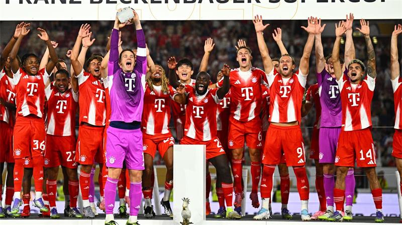 Jubeln die Bayern wie letztes Jahr gleich wieder mit der Supercup-Trophäe? (Archivbild)
