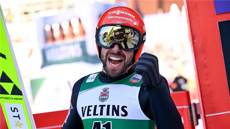 Jubelnd sah man Johannes Rydzek in seiner Karriere oft. (Archivbild)