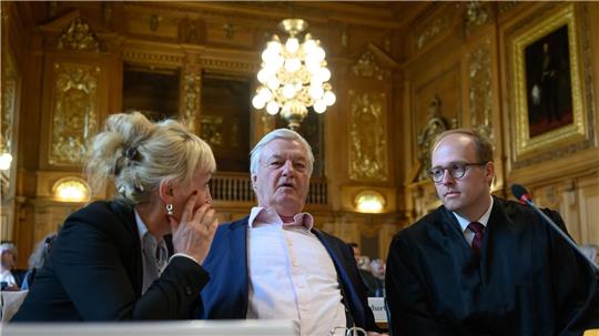 Jürgen Elsässer kam in Begleitung seiner Frau. 