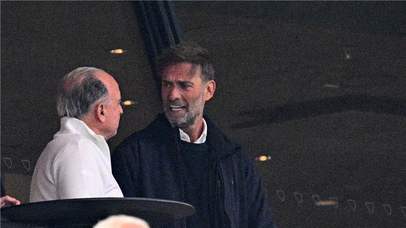 „Richtig geil“: VfB Stuttgart zieht ins Pokal-Finale ein Jürgen Klopp fieberte mit den Leipzigern auf der Tribüne mit.