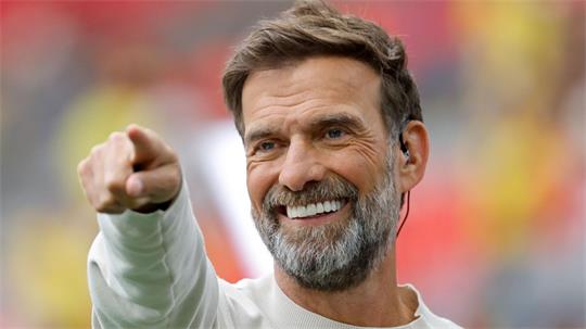 Jürgen Klopp ist bei der WM schon in einer Rolle als Schattenbundestrainer. 