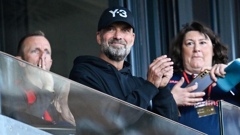 Trotz Überzahl und Klopp als Fan: Mainz unterliegt Bremen Jürgen Klopp war als Mainzer Edelfan beim Spiel gegen Bremen dabei.