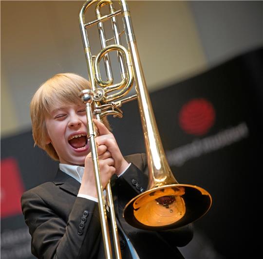 „Jugend musiziert“ will zum gemeinsamen Musizieren anregen sowie jungen Musikerinnen und Musikern eine Bühne für den Vergleich miteinander bieten. Eines aber darf dabei nicht fehlen: das pure Vergnügen. Foto: Deutscher Musikrat