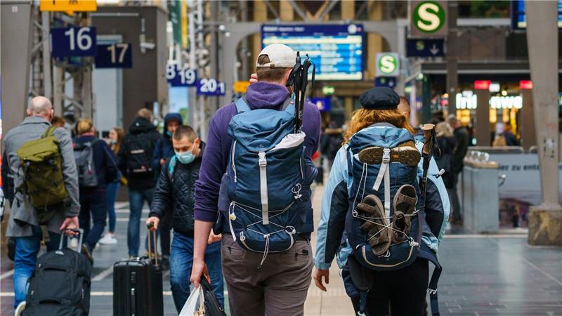 EU schickt 36.000 Jugendliche auf kostenlose Europa-Reise Jugendliche können kostenlos Europa erkunden. (Archivbild)