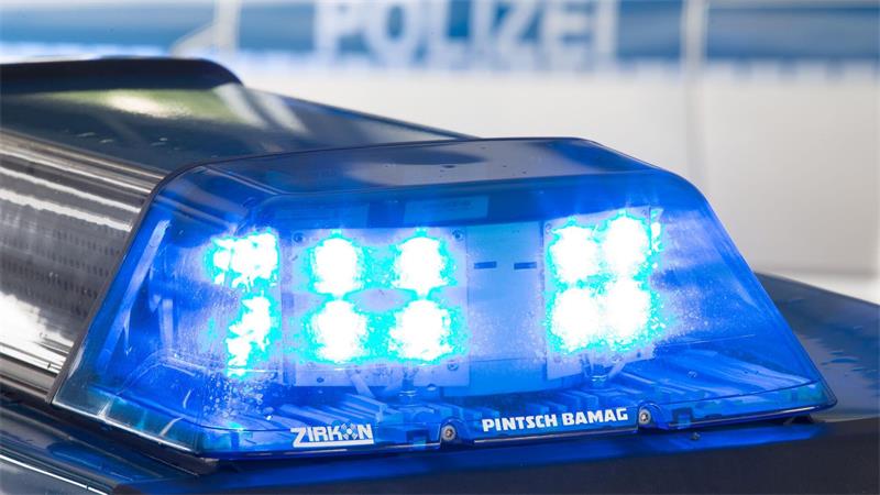 Jugendliche sollen mehrere Autofahrer mit einem Laserpointer gezielt geblendet haben. (Symbolbild)