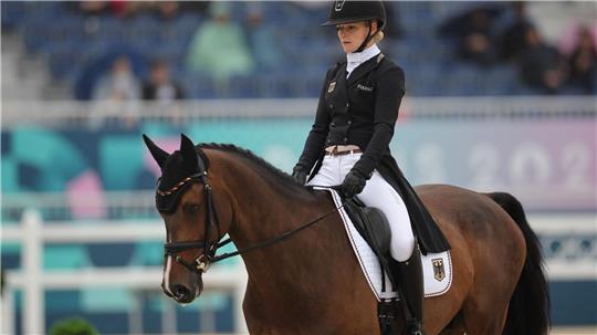 Julia Krajewski und Nickel liegen bei der deutschen Meisterschaft in Luhmühlen in Führung. (Archivbild)
