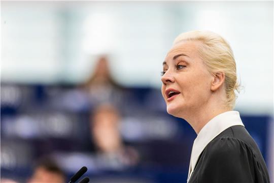 Julia Nawalnaja im Plenarsaal des Europäischen Parlaments in Staßburg.