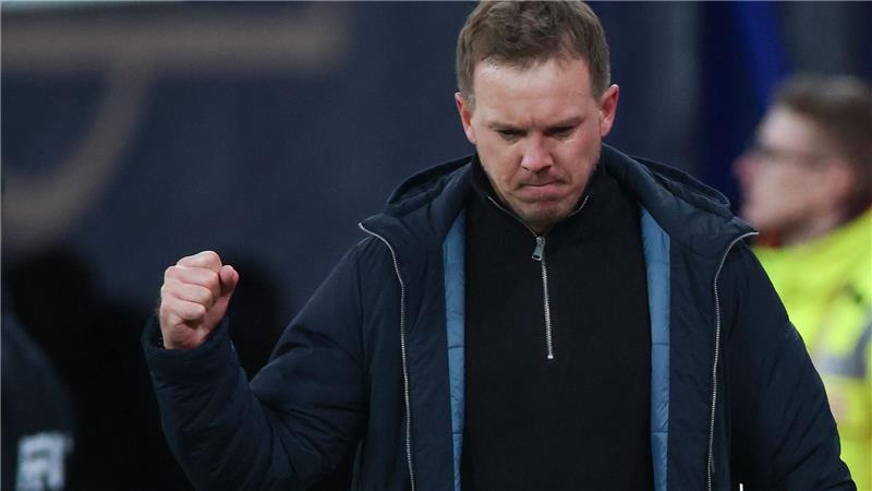 Julian Nagelsmann jubelt über einen Treffer. 