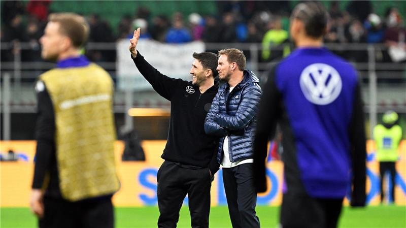 Nagelsmann geheimnisvoll: Keine Tipps für Italiener Julian Nagelsmann (r.) will das Final-Turnier der Nations League erreichen.