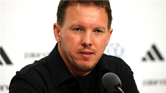 Julian Nagelsmann verrät einige Personalien bei der Pressekonferenz im Stadion.