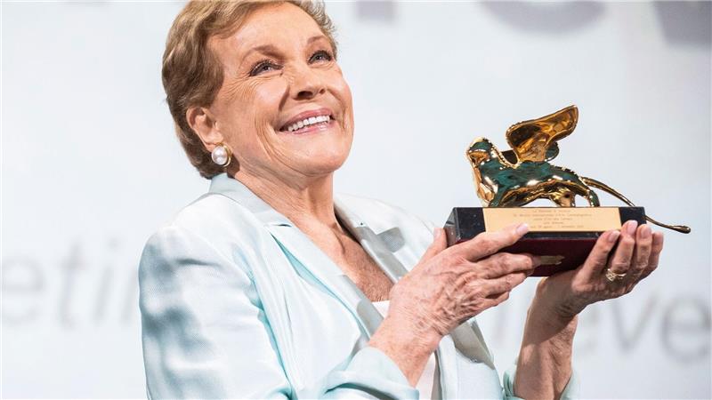 Weltweit ein Kultfilm - doch hierzulande fast unbekannt Julie Andrews - inzwischen 89 - wurde als Mary Poppins und mit dem Film-Musical „The Sound of Music“ weltbekannt. 2019 erhielt sie in Venedig bei den Filmfestspielen einen Ehrenpreis.