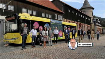 Jungfernfahrt zum Rammelsberg noch im großen Gefährt: Der Welterbe-Shuttlebus pendelt ab September 2021 alle 30 Minuten zwischen Altstadt und Bergwerksmuseum.