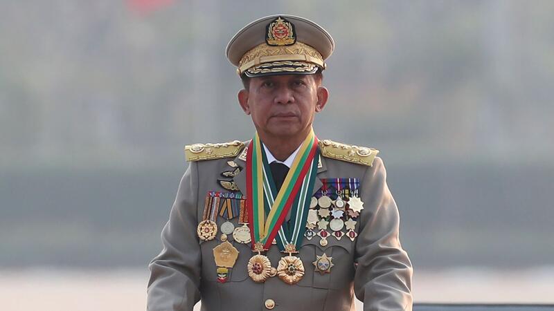 UN-Bericht zu Myanmar: „Entsetzliches Maß an Brutalität“ Junta-Chef Min Aung Hlaing regiert das Land mit eiserner Faust. (Archivbild)