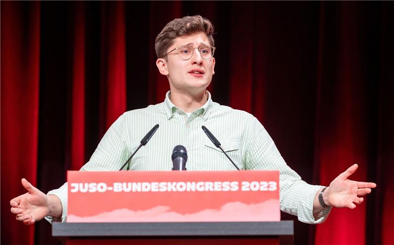 Jusos und JU streiten über Schuldenbremse Jusos-Chef Philipp Türmer plädiert dafür, die Schuldenbremse auszusetzen.