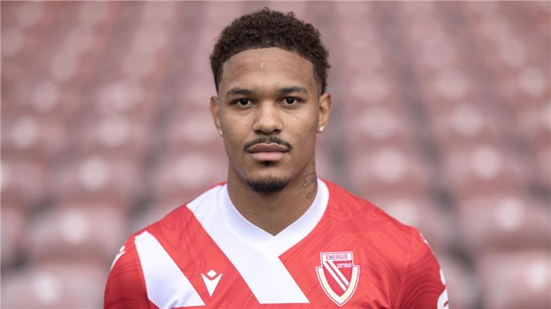 „Erschreckend“: Rassismusvorfall bei 1860-Sieg gegen Cottbus Justin Butler berichtete, dass er mit Affenlauten beleidigt wurde.