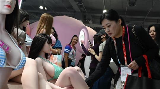 KI-gesteuerte Sexpuppen sind der Entwicklungstrend der Branche.   