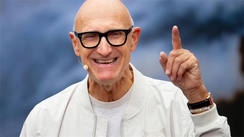 KI ist eine riesige Chance, sagt Telekom-Chef Tim Höttges.