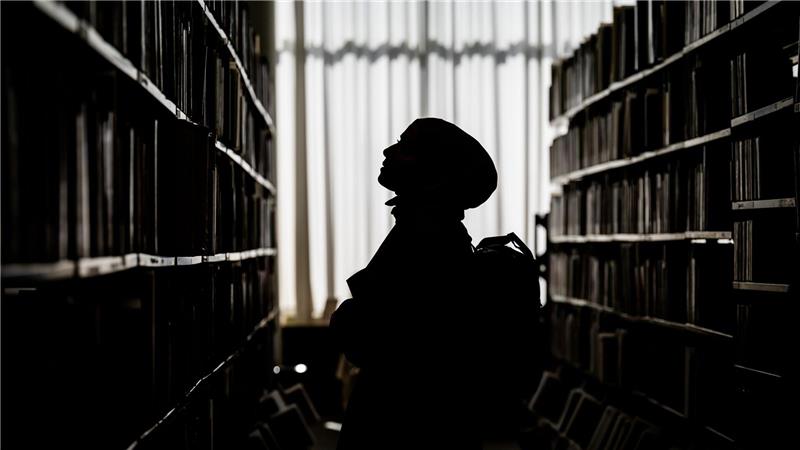KI schreibt mit – aber wer erzählt die besseren Geschichten?