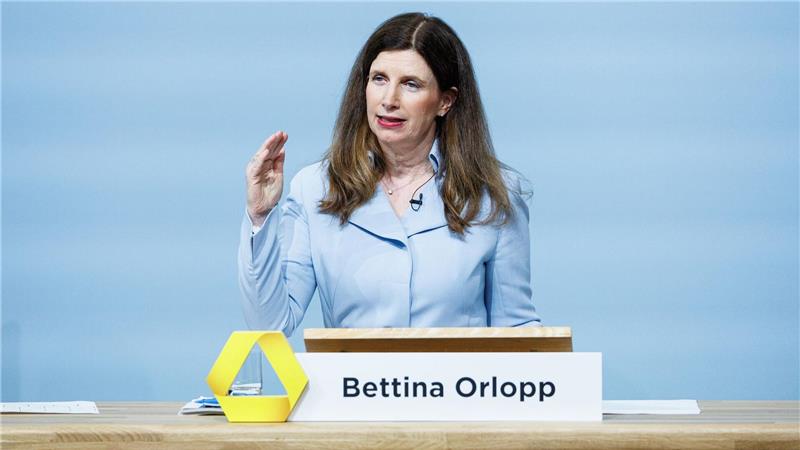 Kämpft für die Eigenständigkeit der Commerzbank: Vorstandschefin Bettina Orlopp. (Archivbild)