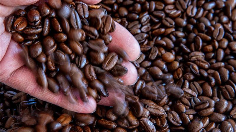 Kaffeepreis steigt deutlich stärker als die Inflation Kaffee hat sich in Deutschland stark verteuert (Archivbild)
