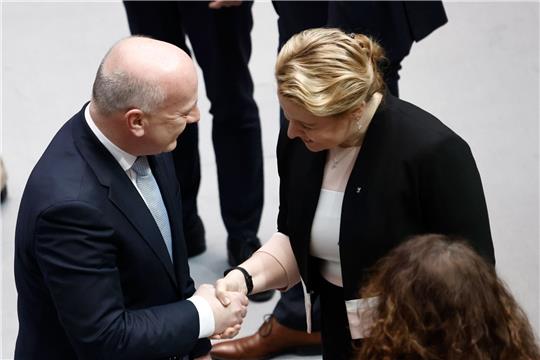 Kai Wegner, CDU-Landesvorsitzender von Berlin und Fraktionsvorsitzender der CDU im Abgeordnetenhaus, und Franziska Giffey (SPD), Regierende Bürgermeisterin Berlins.