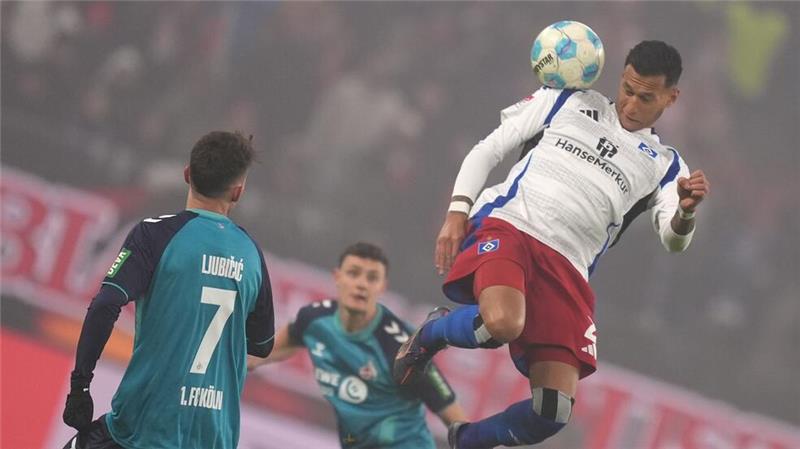 Kam gegen seinen Ex-Verein nur selten zu Chancen: HSV-Stürmer Davie Selke. 