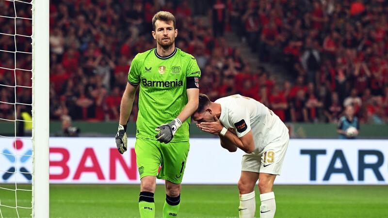 Leverkusen gewinnt Pokal und macht das Double perfekt Kam wie erwartet von Beginn an zum Einsatz: Leverkusens Stamm-Torwart Lukas Hradecky.