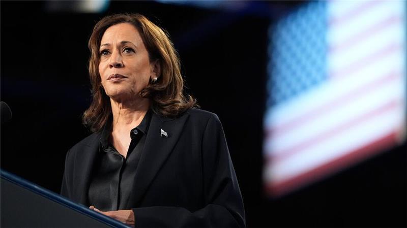 Kamala Harris hat es kurz vor der US-Präsidentschaftswahl erneut auf das Cover der Modezeitschrift „Vogue“ geschafft. (Archivbild)