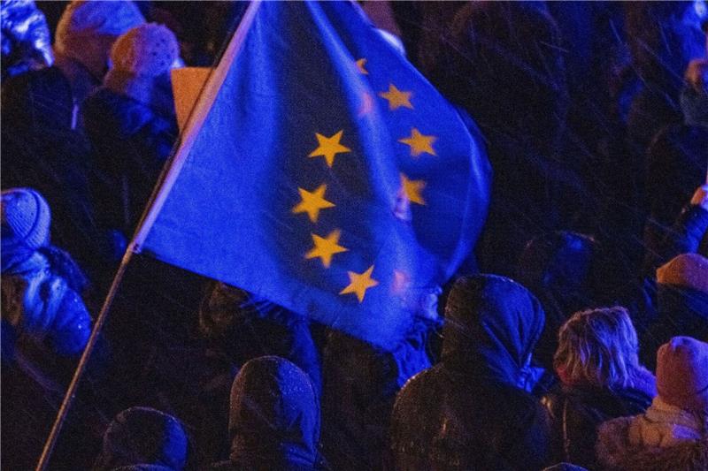 Kampf gegen Menschenhandel soll effektiver werden: Vertreter der EU-Mitgliedstaaten und des Europaparlaments haben sich darauf verständigt, eine bereits existierende Richtlinie zur Strafverfolgung umfassend zu ergänzen (Archivbild).
