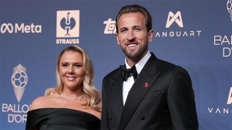 „Kann alles“: Harry Kane erfüllt sich Traum mit Ballon d’Or Kane dankte seiner Frau Katie ausgiebig.