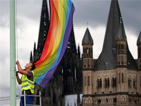 Kann die katholische Kirche toleranter werden?. Foto: Oliver Berg/dpa