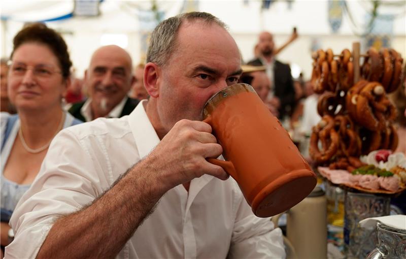 Katalog mit Fragen und Antworten an Aiwanger veröffentlicht Kann sich an vieles aus seiner Schulzeit nicht mehr erinnern: Freie-Wähler-Chef Hubert Aiwanger.