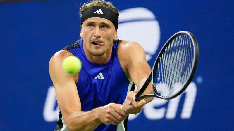 Mit Blick zum Djokovic-Aus: Zverev besteht Nachtprüfung Kann sich auf seine Physis verlassen: Alexander Zverev.