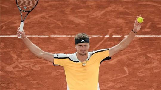 Kann sich ein Lächeln nach seinem Einzug in die Runde der besten 16 nicht verkneifen: Alexander Zverev.