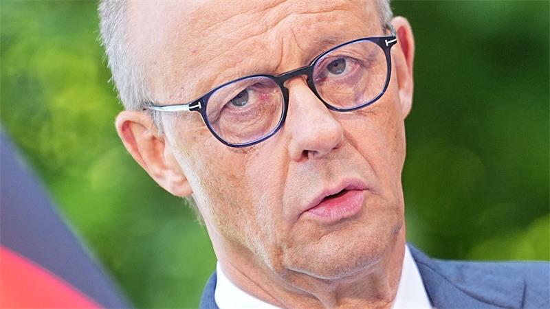 Kanzler Merz: „Sie müssen nicht am ersten Tag in die Arztpraxis.“ 