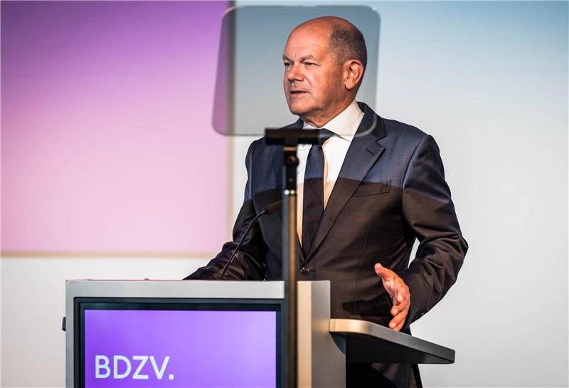 Kanzler Olaf Scholz beim Zeitungskongress in Berlin.