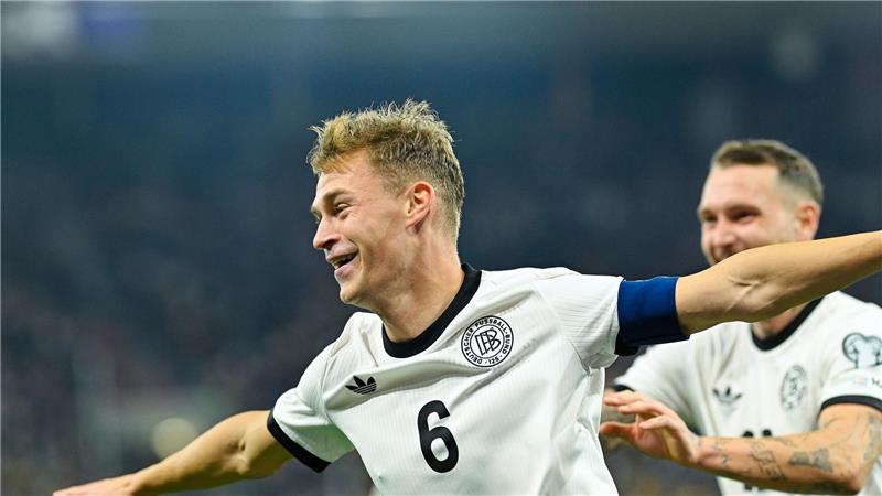 Mit Dreiklang nach Belfast: Gier, Galligkeit und gute Laune Kapitän Kimmich bejubelt ein Tor.