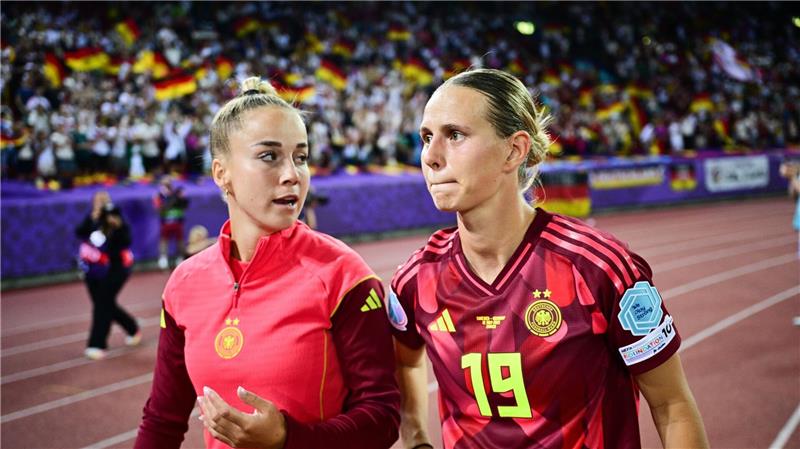 DFB-Frauen 2026: WM-Quali und die Frage nach Wücks Vertrag Kapitänin Giulia Gwinn und Klara Bühl: Die WM 2027 schon im Blick. (Archivbild)